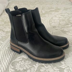 8 1/2 universal thread leather boots
